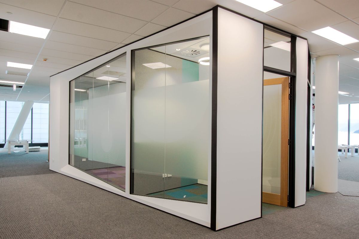 Eclipse 64mm Aluminium  Partitions - IAG